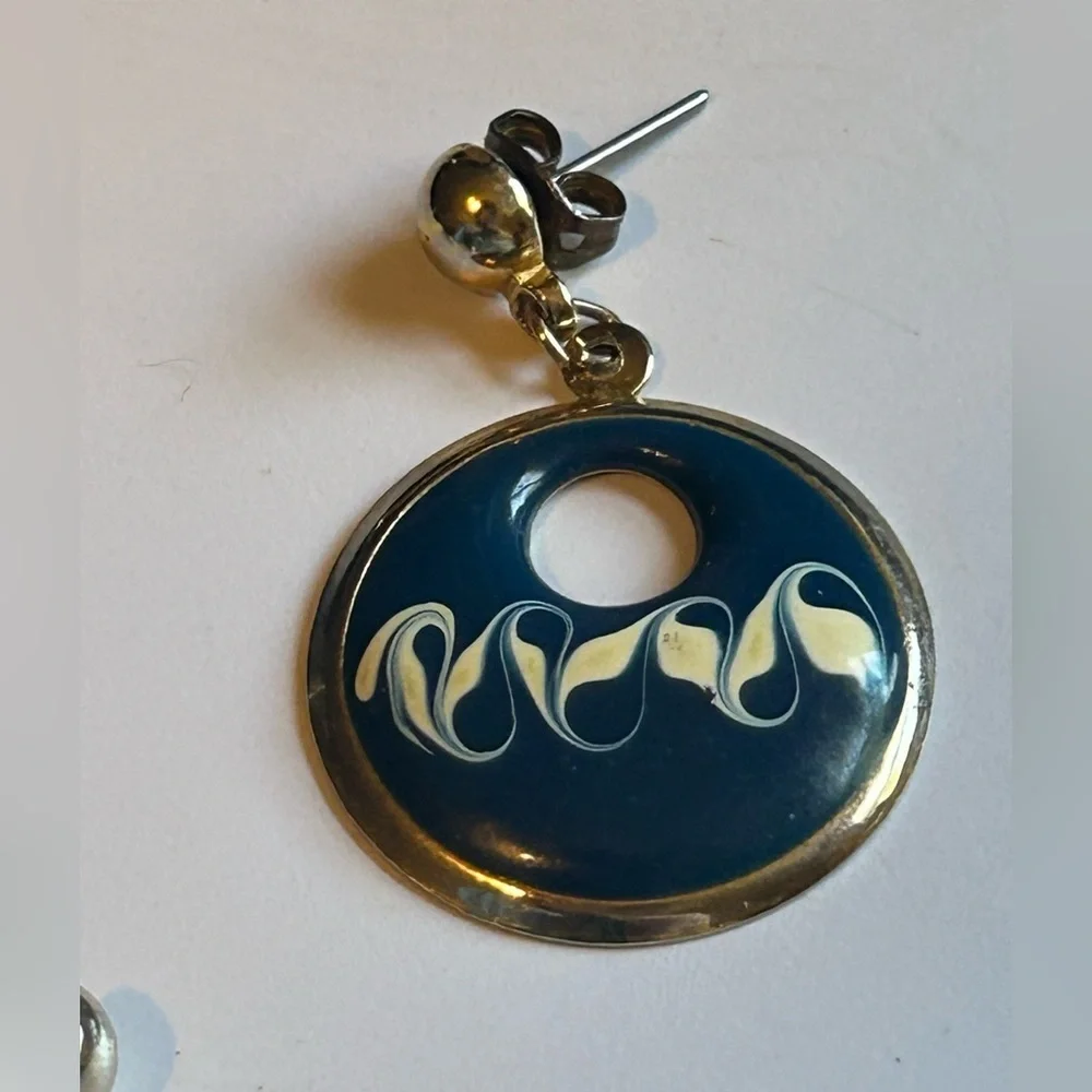 Vintage Navy Enamel Swirl Dangle Earrings Gold Tone Retro Statement Jewelry - Picture 6 of 9